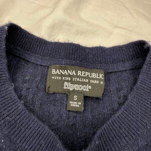 Banana Republic navy blue cable knit sweater